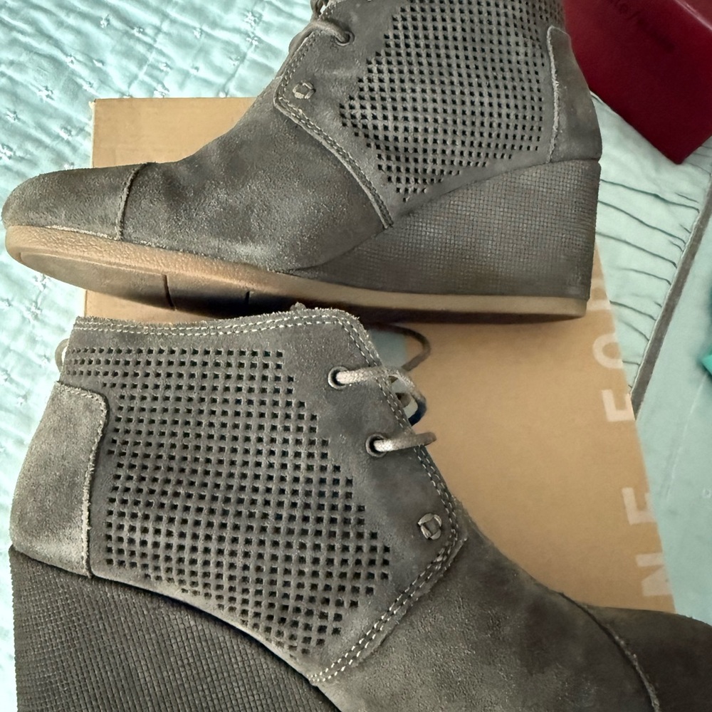 Toms Gray Suede Wedge Boots
